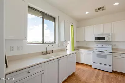 12700 W Diaz Drive, Arizona City, AZ 85123 - Photo 10