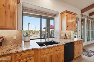 12411 W Mountain Ln, Casa Grande, AZ 85194 - Photo 10