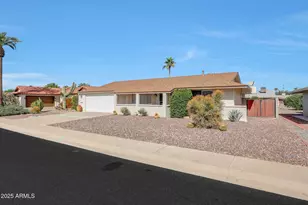 10921 W El Capitan Cir, Sun City, AZ 85351 - Photo 8