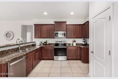 25424 W Carson Drive, Buckeye, AZ 85326 - Photo 6