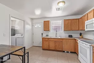 2118 W Adams St, Phoenix, AZ 85009 - Photo 8
