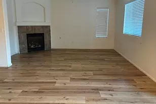 2528 W Straight Arrow Ln, Phoenix, AZ 85085 - Photo 4