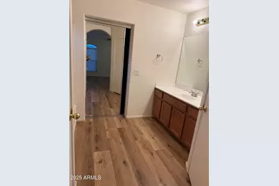 2528 W Straight Arrow Lane, Phoenix, AZ 85085 - Photo 32