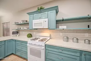 15922 W Port Royale Ln, Surprise, AZ 85379 - Photo 14