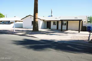 443 N Sycamore, Mesa, AZ 85201 - Photo 2