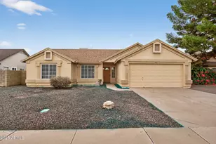 907 N Falcon Dr, Gilbert, AZ 85234 - Photo 44