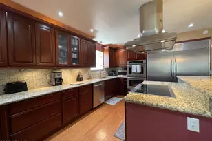 9221 N 48th Dr, Glendale, AZ 85302 - Photo 2