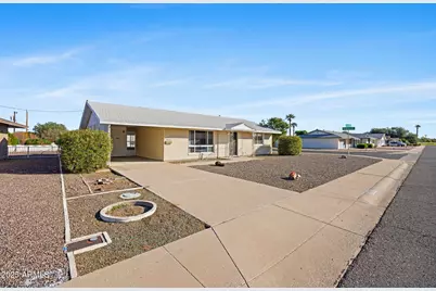 11002 W Greer Avenue, Sun City, AZ 85351 - Photo 2