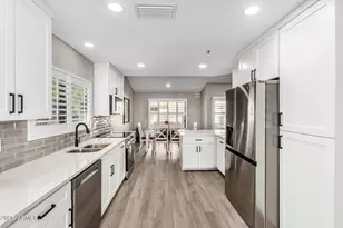 10586 E Cinnabar Ave, Scottsdale, AZ 85258 - Photo 8