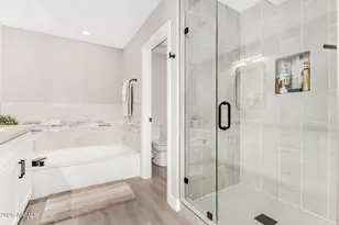 10586 E Cinnabar Ave, Scottsdale, AZ 85258 - Photo 16