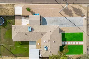 2201 E Weldon Ave, Phoenix, AZ 85016 - Photo 2