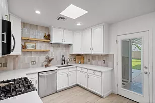 2201 E Weldon Ave, Phoenix, AZ 85016 - Photo 12