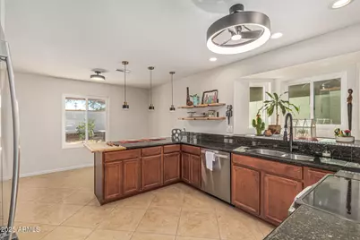 18633 N 15th Place, Phoenix, AZ 85024 - Photo 8