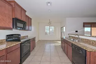 25391 W Ellis Dr, Buckeye, AZ 85326 - Photo 4