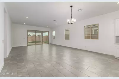 11662 W Luxton Lane, Avondale, AZ 85323 - Photo 10