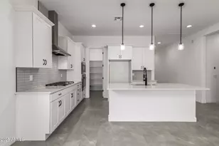 11662 W Luxton Ln, Avondale, AZ 85323 - Photo 2