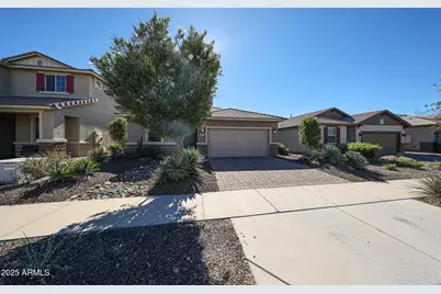 3639 E Sophie Lane, Phoenix, AZ 85042 - Photo 4