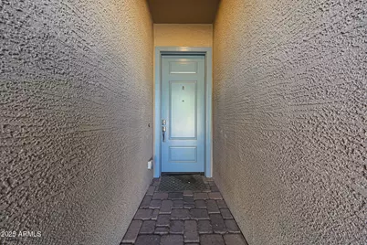 3639 E Sophie Lane, Phoenix, AZ 85042 - Photo 6