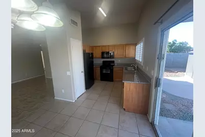 10460 W Reade Avenue, Glendale, AZ 85307 - Photo 4