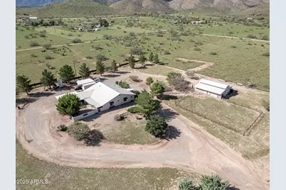 712 W Treasure Road, Pearce, AZ 85625 - Photo 2