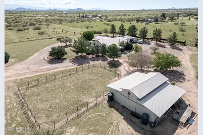 712 W Treasure Road, Pearce, AZ 85625 - Photo 2