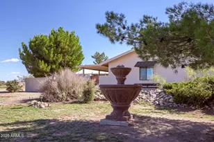 712 W Treasure Rd, Pearce, AZ 85625 - Photo 8