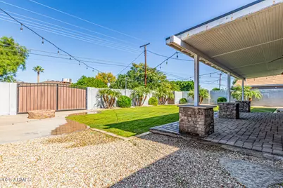 8124 E Mitchell Drive, Scottsdale, AZ 85251 - Photo 16