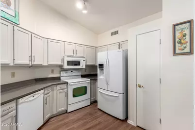 9158 W Ludlow Drive, Peoria, AZ 85381 - Photo 16