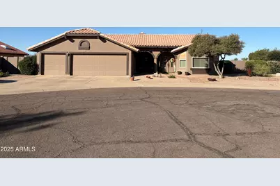 586 W Casa Grande Lakes Boulevard N, Casa Grande, AZ 85122 - Photo 1