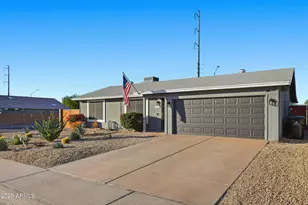 2902 E Villa Theresa Dr, Phoenix, AZ 85032 - Photo 2