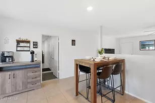 2902 E Villa Theresa Dr, Phoenix, AZ 85032 - Photo 8