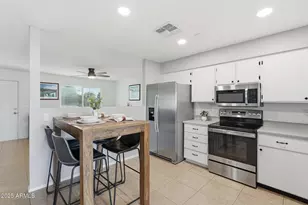 2902 E Villa Theresa Dr, Phoenix, AZ 85032 - Photo 4