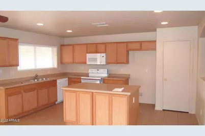 16377 W Cottonwood Street, Surprise, AZ 85388 - Photo 4