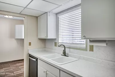 13621 N 98th Avenue #H, Sun City, AZ 85351 - Photo 10