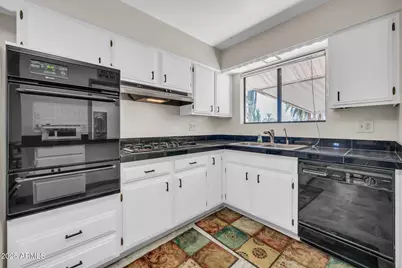 10517 W Cumberland Drive, Sun City, AZ 85351 - Photo 4