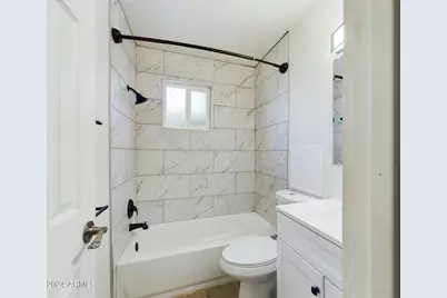 3027 N 37th Street #3, Phoenix, AZ 85018 - Photo 8