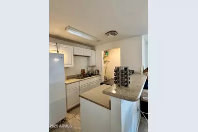 7125 W Heatherbrae Drive, Phoenix, AZ 85033 - Photo 10