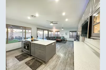 17311 N Kimberly Way, Surprise, AZ 85374 - Photo 6