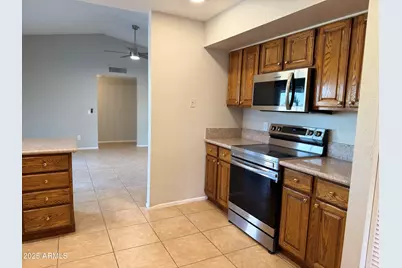 10138 W Highland Avenue, Phoenix, AZ 85037 - Photo 18