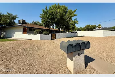 1202 E Kaler Drive #2, Phoenix, AZ 85020 - Photo 16