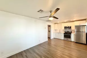 1202 E Kaler Dr, Phoenix, AZ 85020 - Photo 4