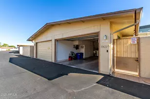 10422 W Ocotillo Dr, Sun City, AZ 85373 - Photo 30