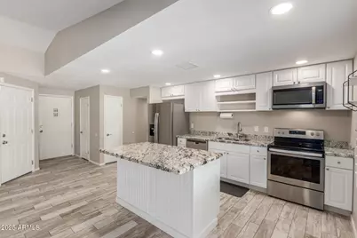 4012 E Capitan Dreyfus Avenue, Phoenix, AZ 85032 - Photo 2