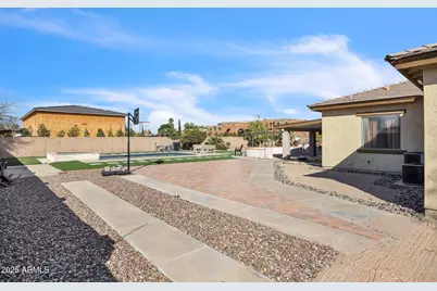 5634 N 82 Avenue, Glendale, AZ 85303 - Photo 4