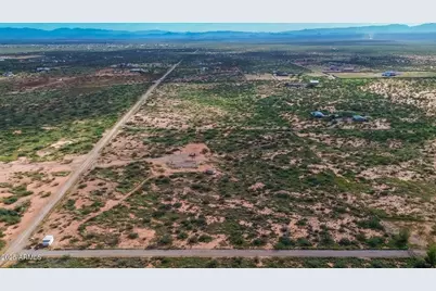 988 W El Rancho Boulevard #B, Huachuca City, AZ 85616 - Photo 2