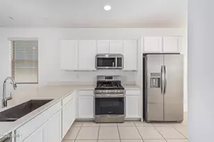 12608 W Kaler Dr, Glendale, AZ 85307 - Photo 6