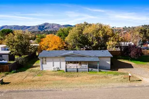 18278 S Henley Ave, Peeples Valley, AZ 86332 - Photo 2