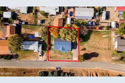 18278 S Henley Avenue, Peeples Valley, AZ 86332 - Photo 2