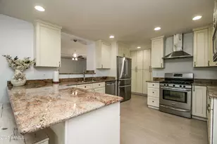 2017 W Edgemont Ave, Phoenix, AZ 85009 - Photo 14