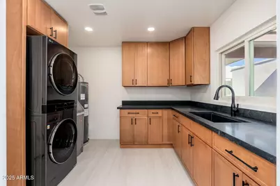 4333 E Fairmount Avenue, Phoenix, AZ 85018 - Photo 14